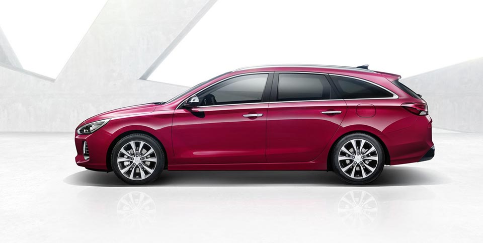Side profile of the 2017 Hyundai i30 Wagon