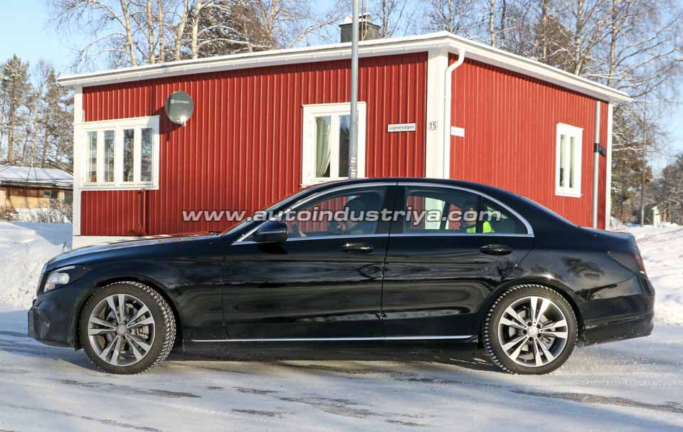 Spied: 2018 Mercedes-Benz C-Class gets a refresh