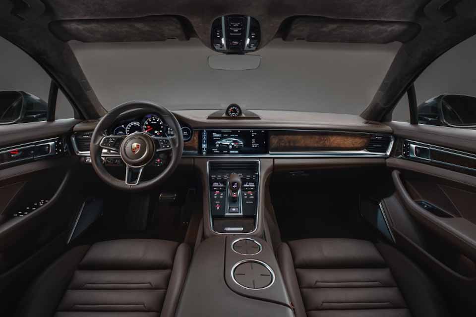 Inside the 2018 Porsche Panamera Sport