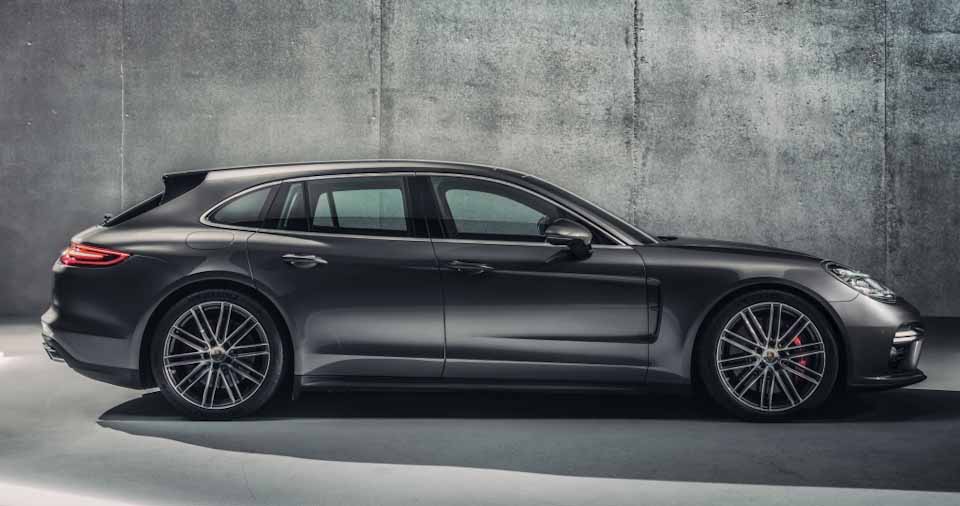 The side profile of the Porsche Panamera in production form