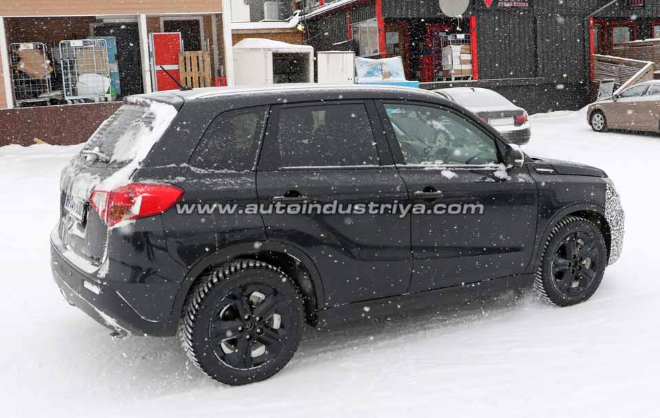 Side profile of the Suzuki Vitara facelift
