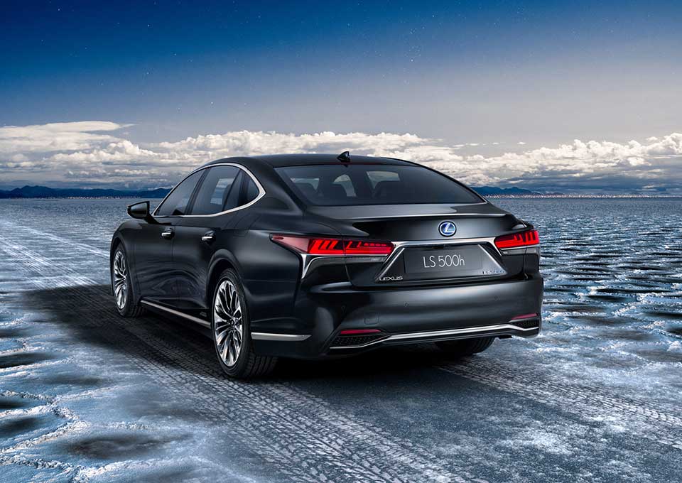 Geneva 2017: Lexus LS series goes green with new 500h 