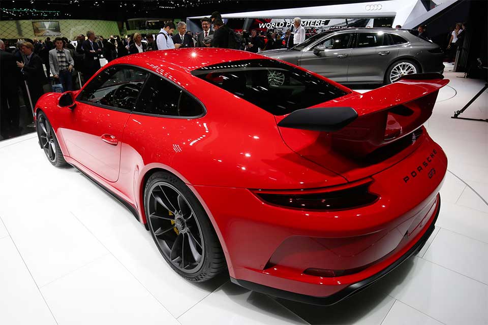 Geneva 2017: Porsche 911 GT3 gets significant upgrades