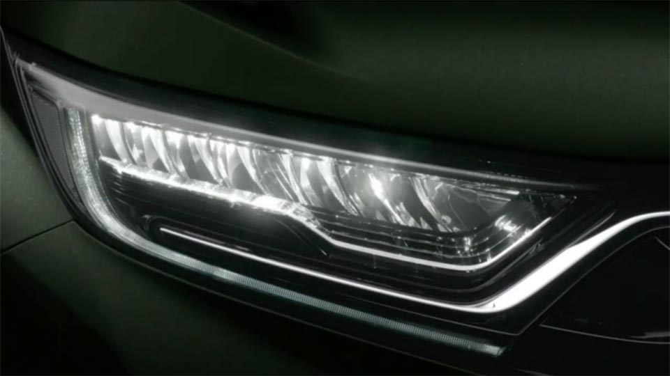 The LED headlights on the 2017 Honda CR-V