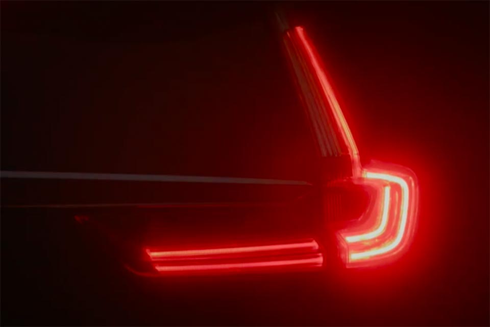 The unique L-shaped taillights on the 2017 Honda CR-V