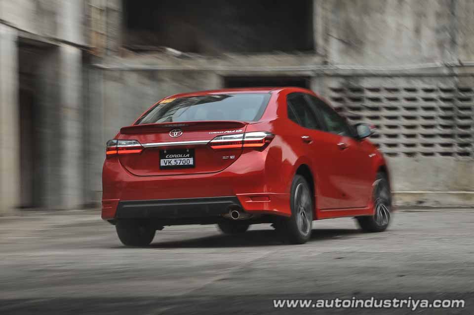 2017 Toyota Corolla Altis 2.0V