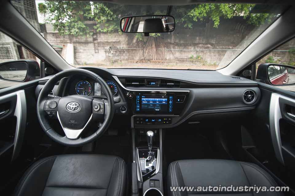 2017 Toyota Corolla Altis 2.0V