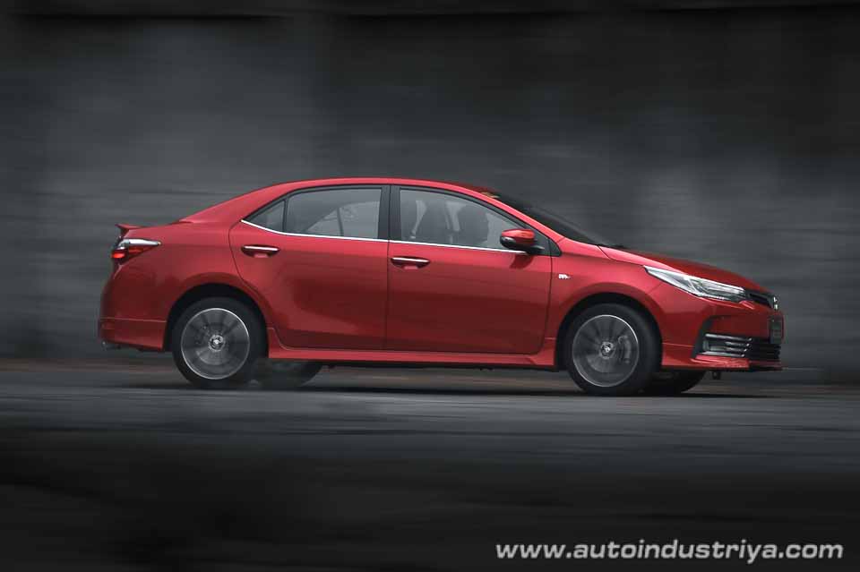 2017 Toyota Corolla Altis 2.0V