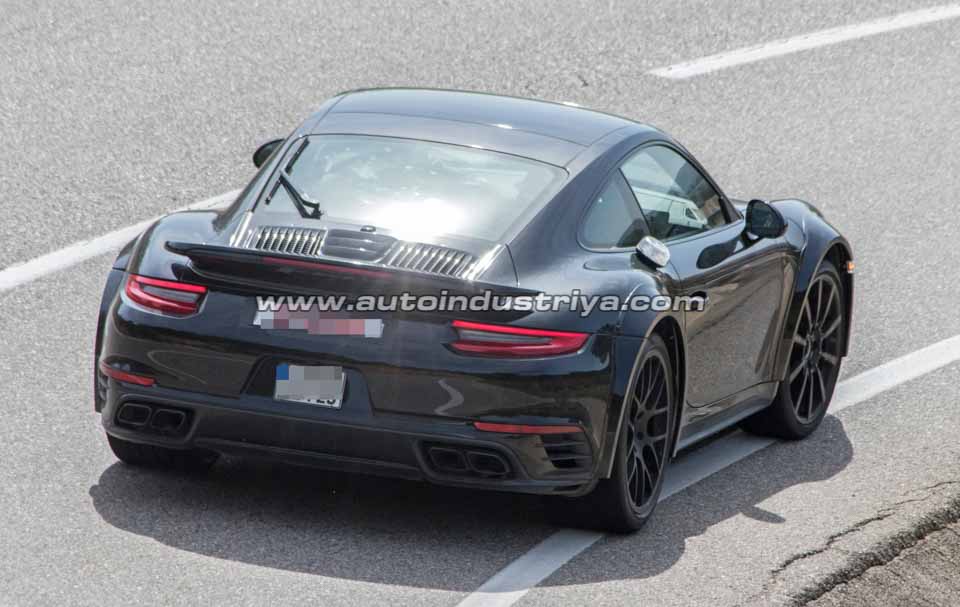 Spied: 2019 Porsche 911 Turbo begins making rounds
