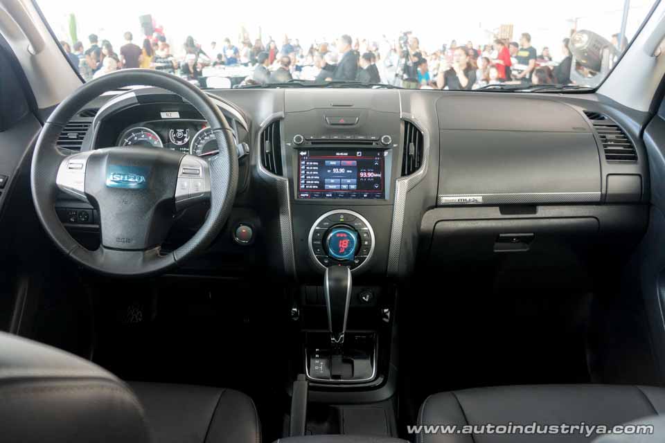 Inside the 2017 Isuzu mu-X Black Series