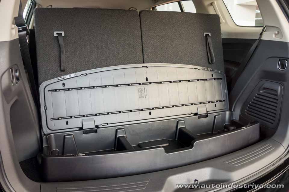 The new organizer box in the 2017 Isuzu mu-X Black Series