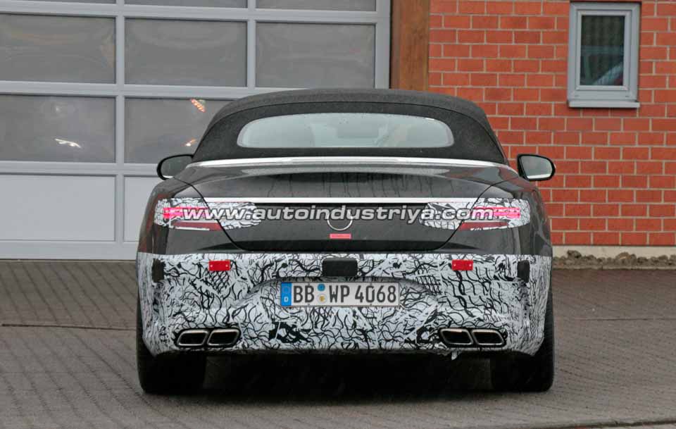 Rear of the S63 Cabrio camouflaged
