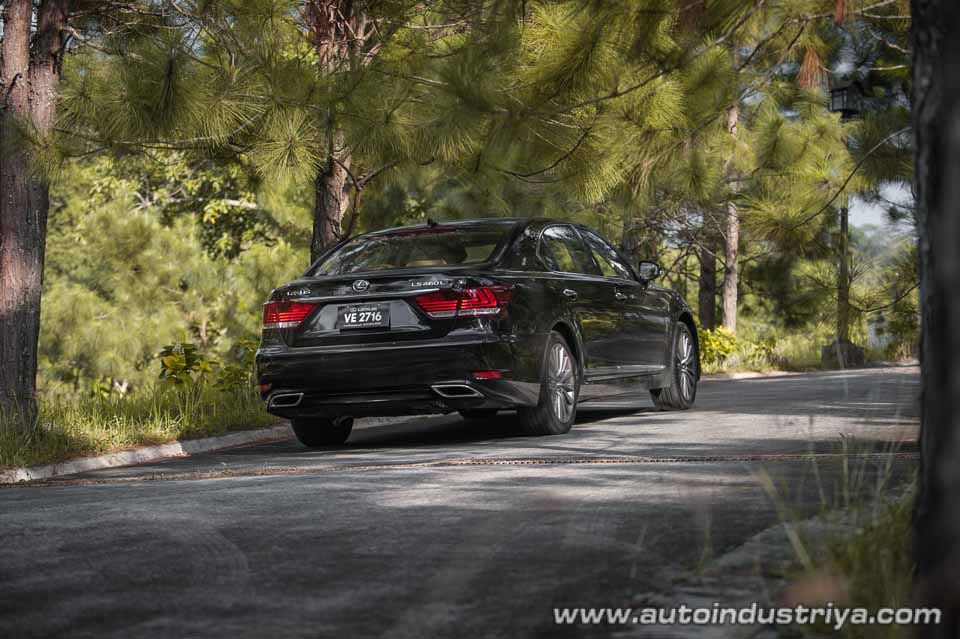 2016 Lexus LS 460L