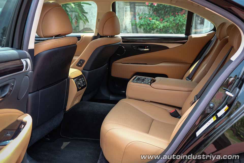 2016 Lexus LS 460L