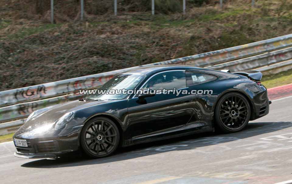 Spied: Next-gen Porsche 911 sighted without any disguises