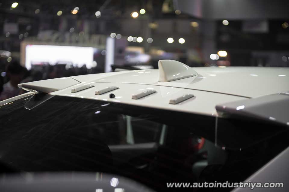 The vortex generators on the 2017 Honda Civic Type R