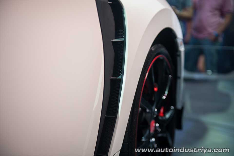 The air ducts on the 2017 Honda Civic Type R