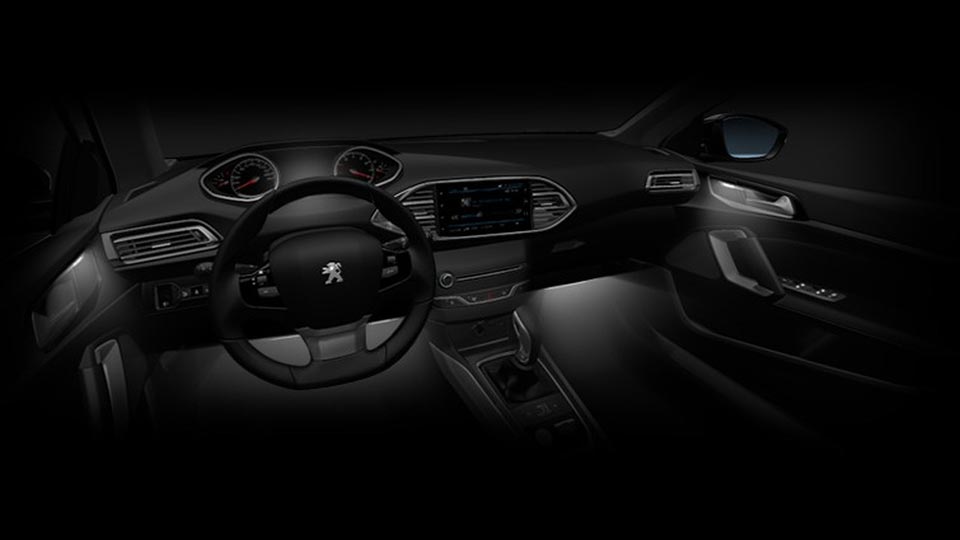 Inside the alleged 2018 Peugeot 308 facelift