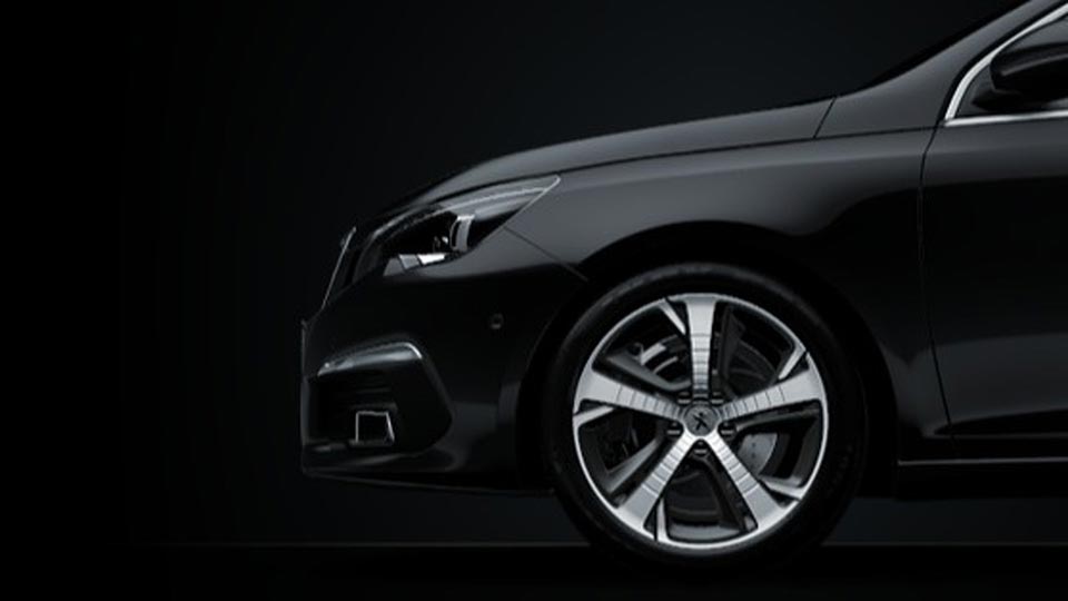 A closer look at the front quarter of the 2018 Peugeot 308 facelift