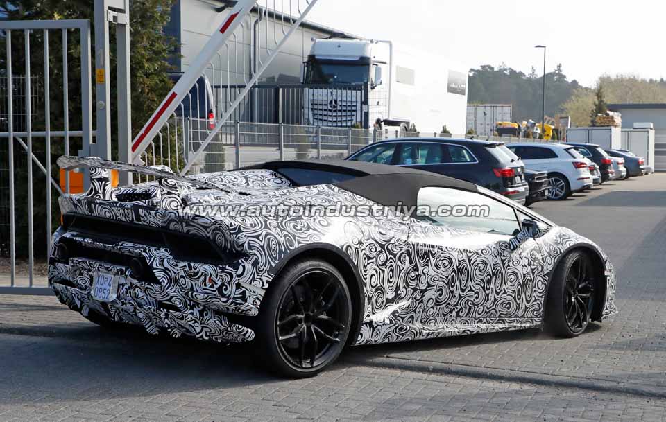 Spied: Track-oriented Lamborghini Huracan takes off its top Spied: Track-oriented Lamborghini Huracan takes off its top