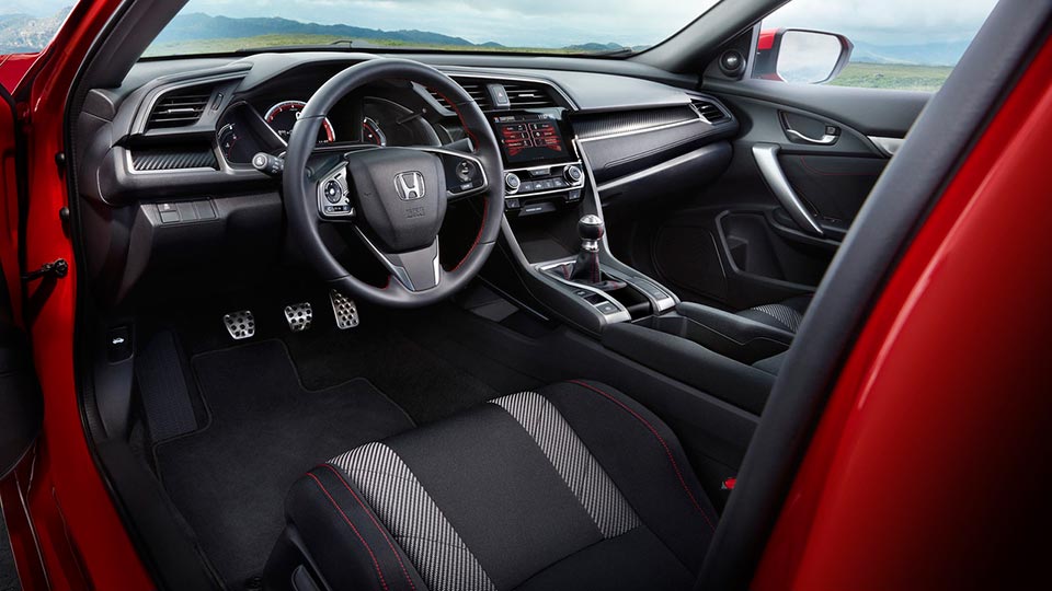 Inside the 2017 Honda Civic Si