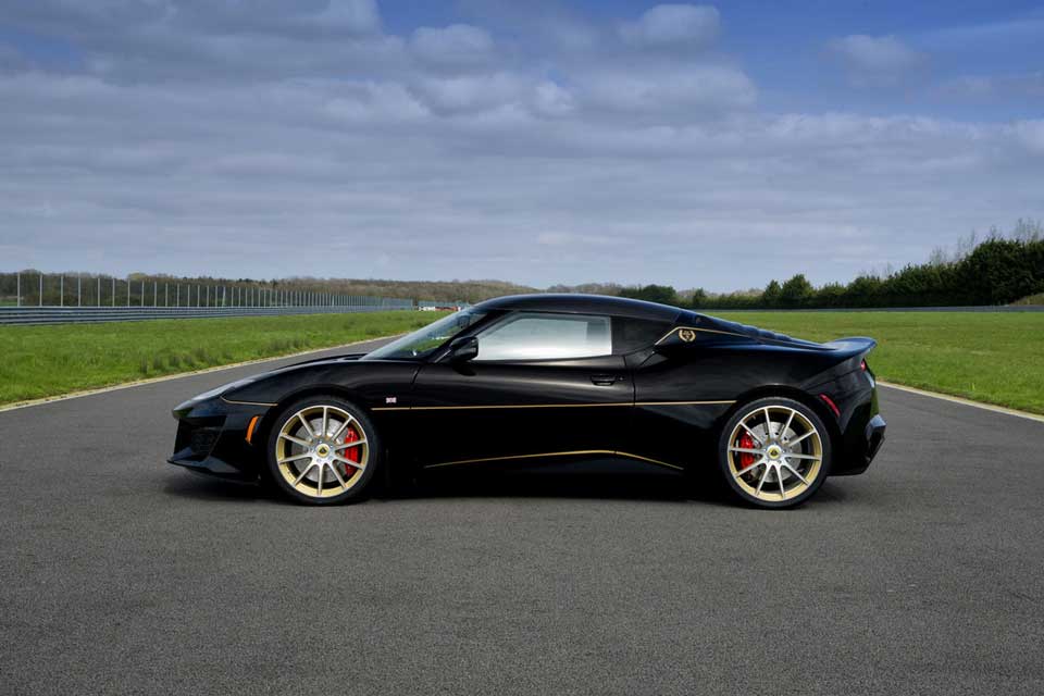 Lotus' latest Evora Sport is dressed in John Player Special theme