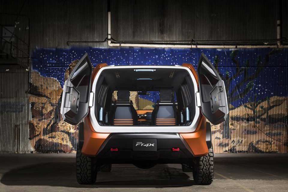 New York 2017: Meet the FJ insipired Toyota FT-4X Concept