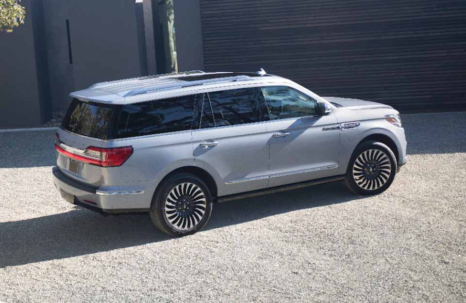 New York 2017: Lincoln goes large with the all-new Navigator