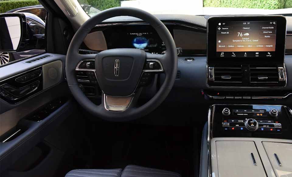 New York 2017: Lincoln goes large with the all-new Navigator