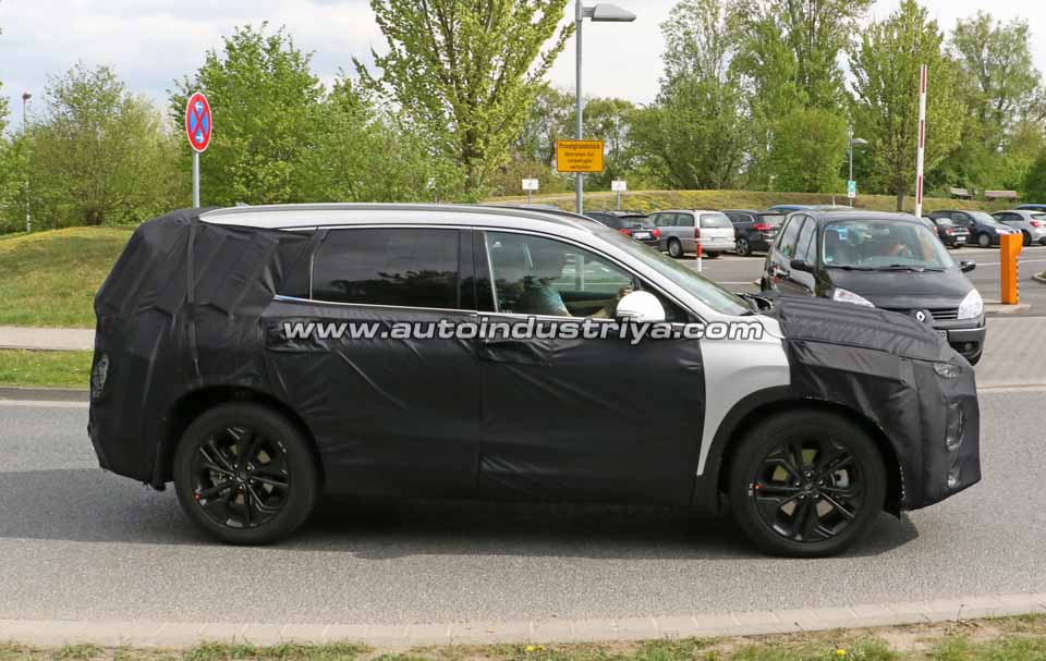 Spied: All-new 2019 Hyundai Santa Fe prototype spotted