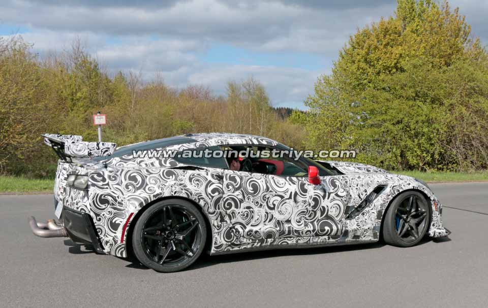 Spied: Noisy Corvette ZR1 prototype gets modified exhaust