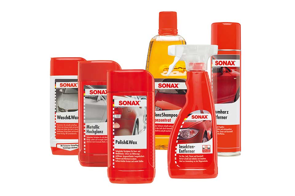 Quick car paint care with Sonax Easy Shine