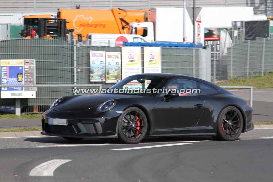 Spied: 'Wingless' Porsche 911 GT3 spotted at the Nurburgring