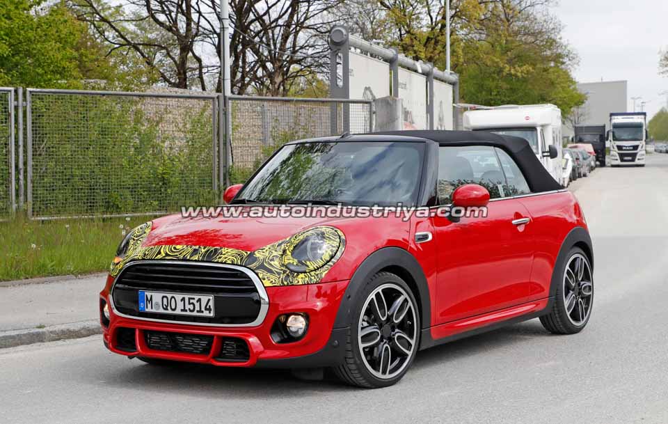 The Mini Cooper Convertible facelift prototype