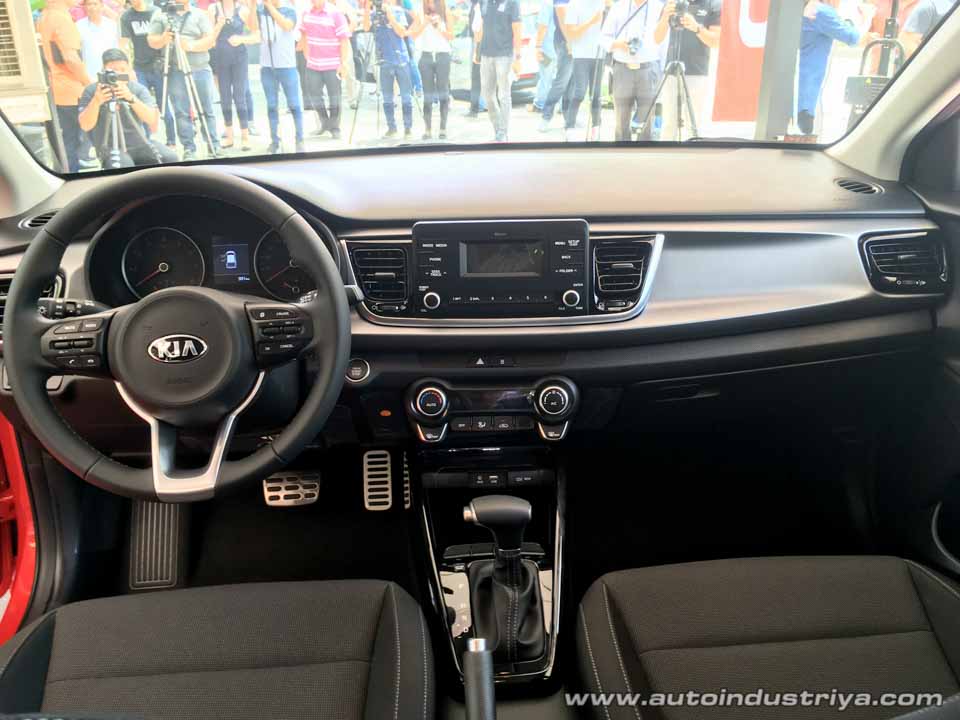 Inside the 2017 Kia Rio