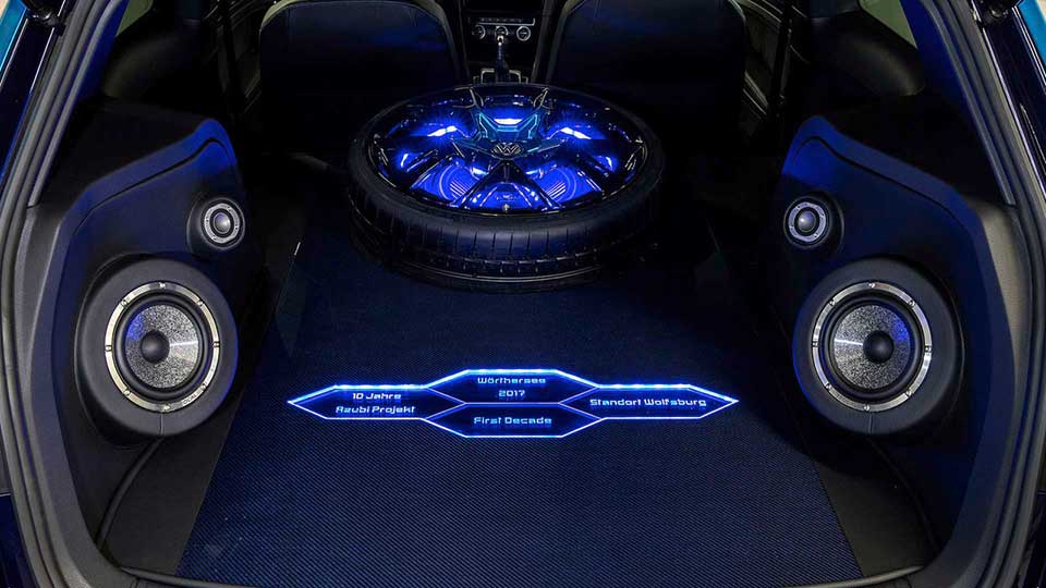 Volkswagen unleashes Golf GTI First Decade hot hatch concept