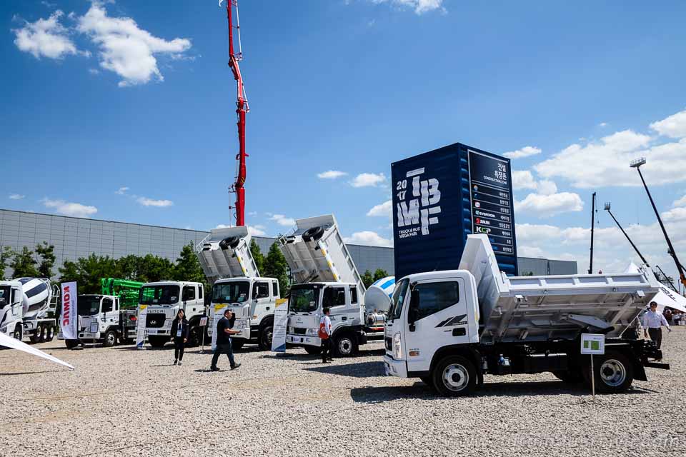 2017 Hyundai Truck & Bus Mega Fair envisions future of commercial vehicles