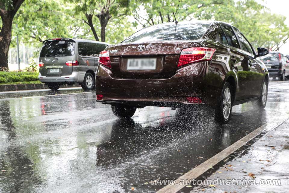 Hydroplaning 101: Recognition, Recovery and Prevention