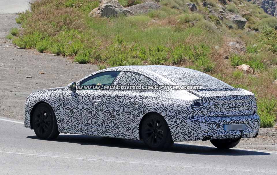Spied: 2018 Peugeot 508 spotted with production body