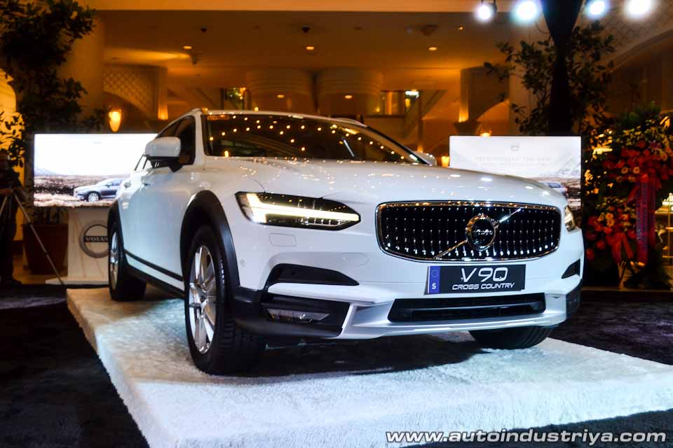 Volvo expands wagon lineup with 2017 V90 Cross Country
