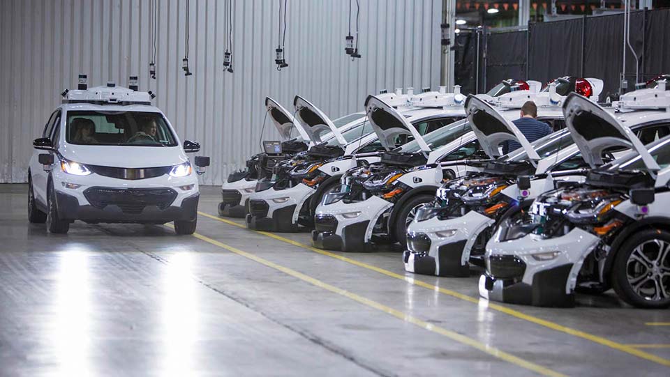 GM mass-produces fleet of autonomous Bolt EVs