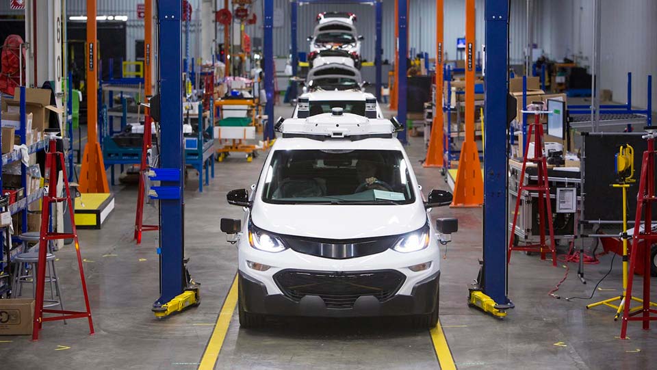 GM mass-produces fleet of autonomous Bolt EVs