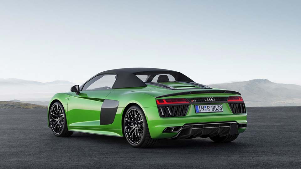Top-down Audi R8 Spyder V10 Plus makes world debut