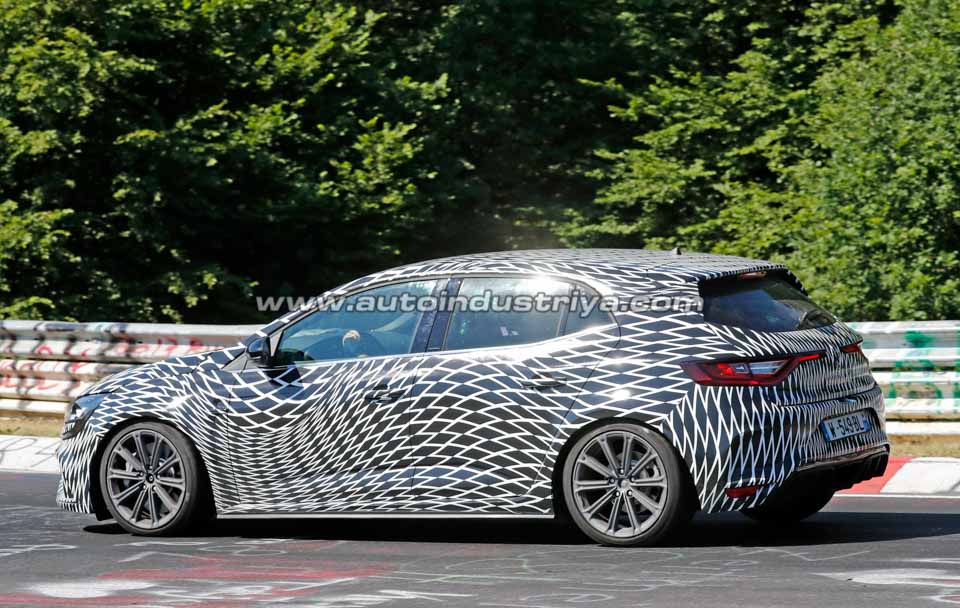 Spied: 2018 Renault Megane RS goes track testing at the Nurbugring