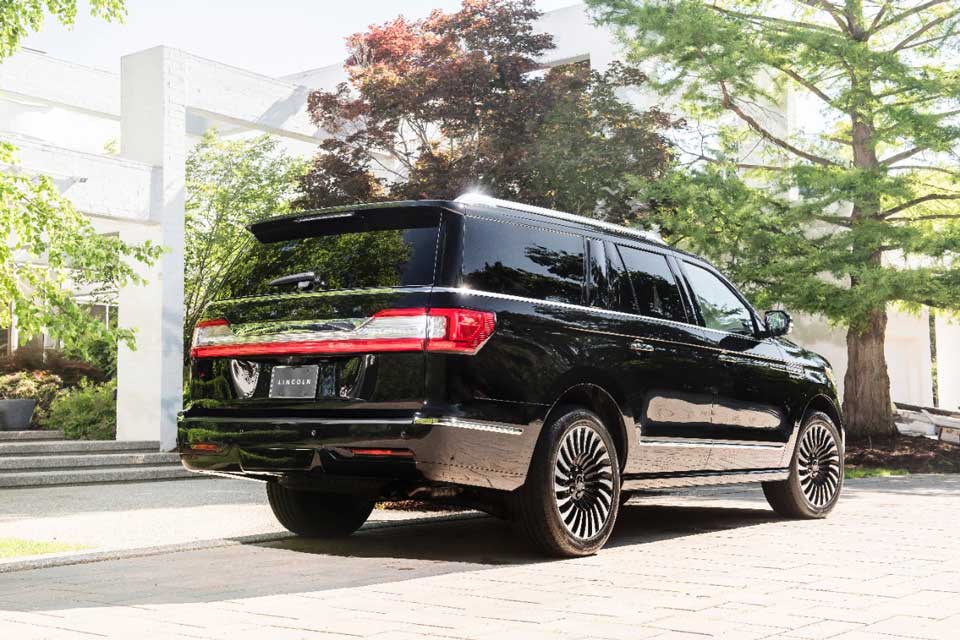 2018 Lincoln Navigator gains an extended-length model