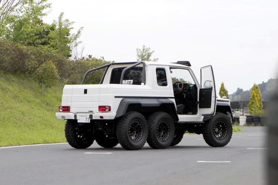 Japanese students create mini-Mercedes G63 6X6 clone