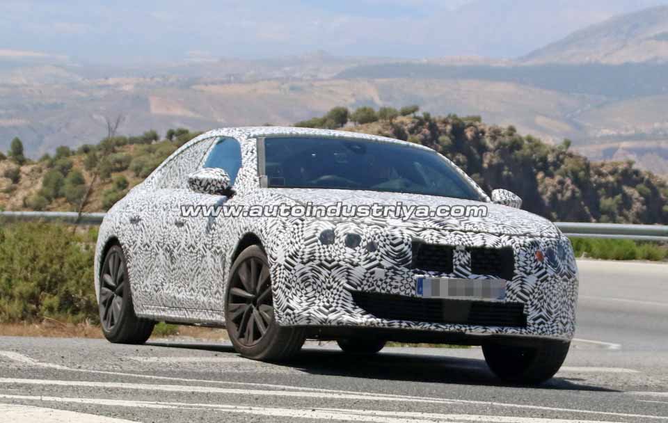 Spied: Peugeot 508