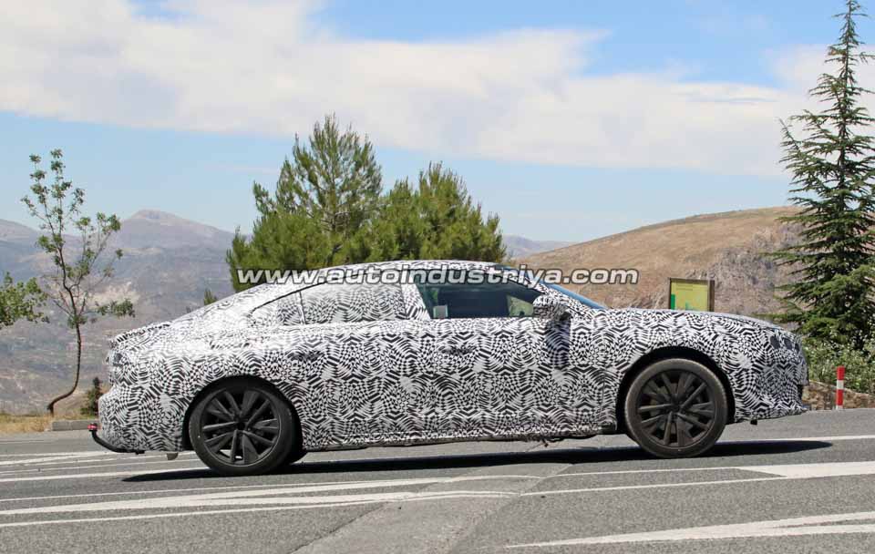 Spied: Peugeot 508