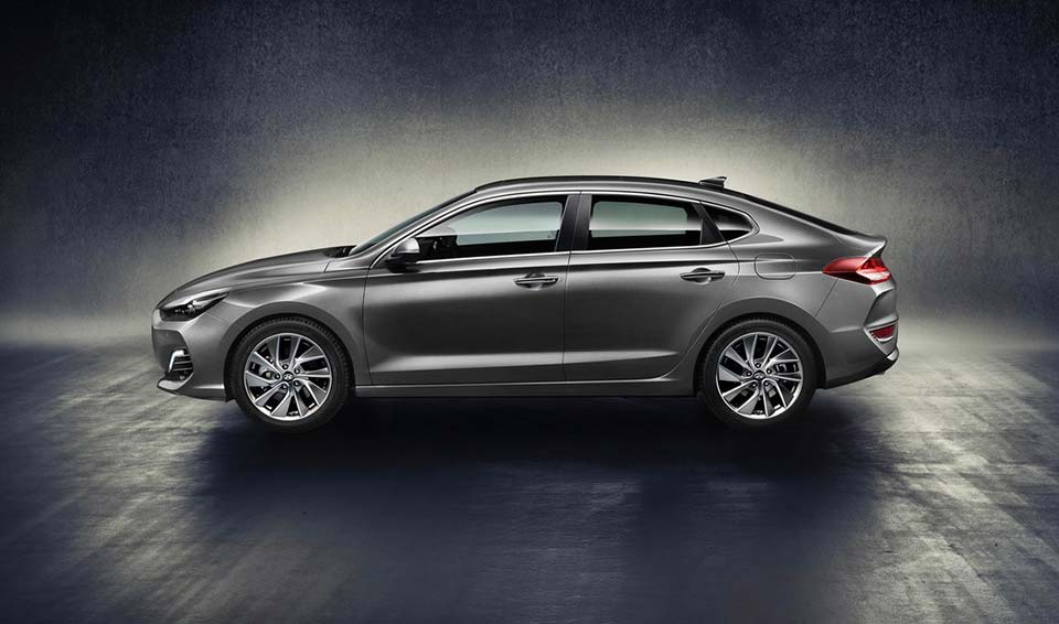 2018 Hyundai i30 Fastback reveals its sleek design
