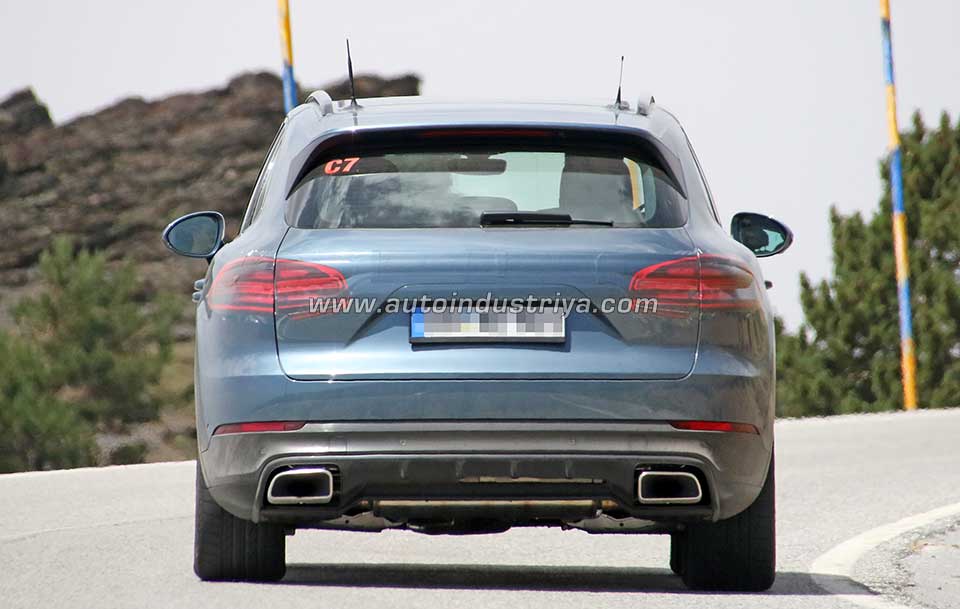 Spied: Next-gen Porsche Cayenne seen with no disguise